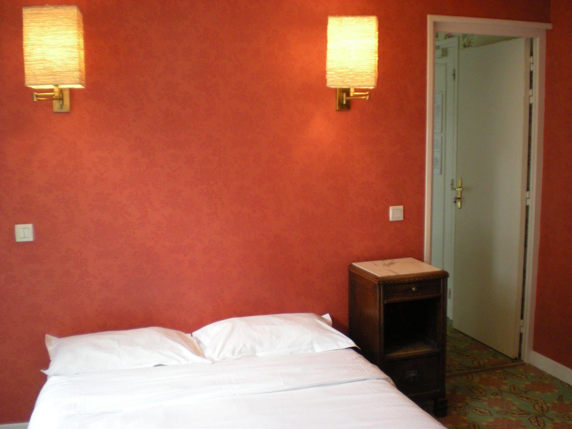 Hotel Richelieu Calais Zewnętrze zdjęcie